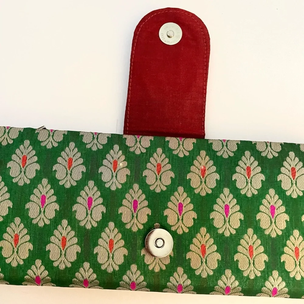 Clutch Bag with Zipper and Magnetic Button Closure Green Red Gold